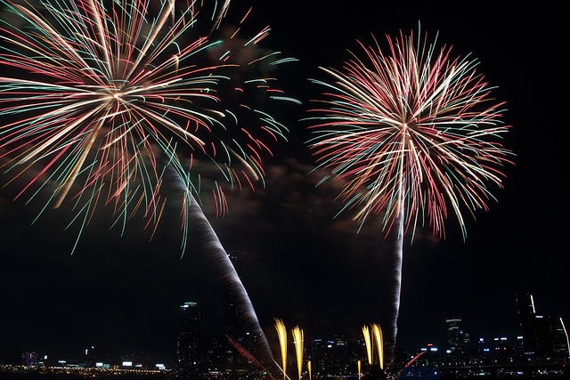 부산 하늘을 밝히는 화려한 불꽃놀이-부산 축제